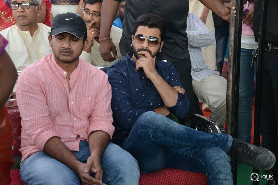 Express-Raja-Movie-Team-at-Aurora-Engineering-College